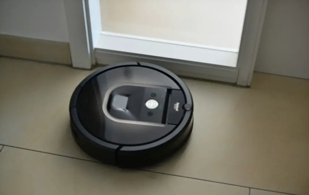 edge cleaning roomba