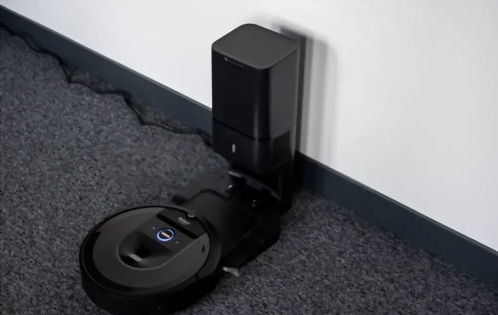 roomba charging in home base