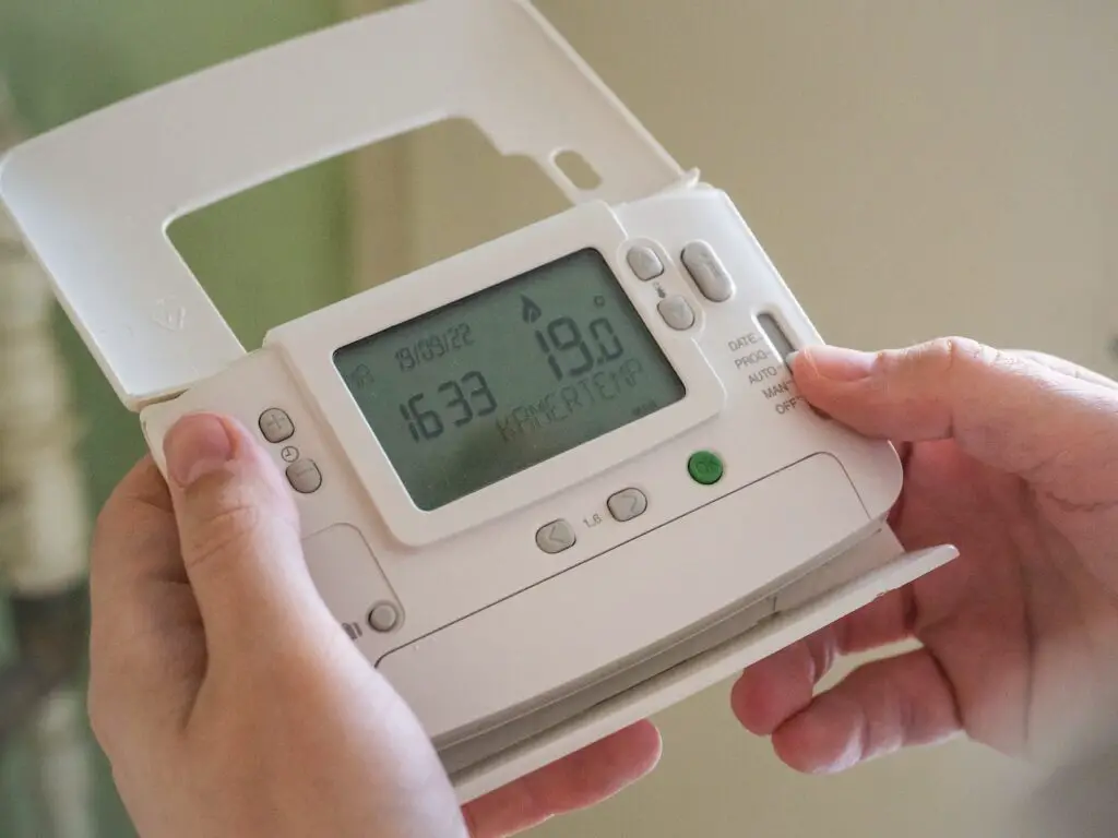 Honeywell Thermostat Won't Turn Off? Here's What To Do